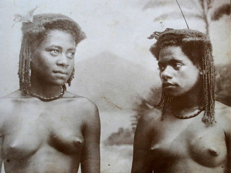 An early ethnographic photograph of Fijian virgin locks, subjects no credited. Photo courtesy of Adi Nacola.