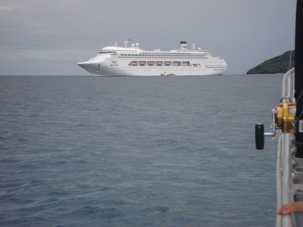 CruiseLinerNearVanuakula-2